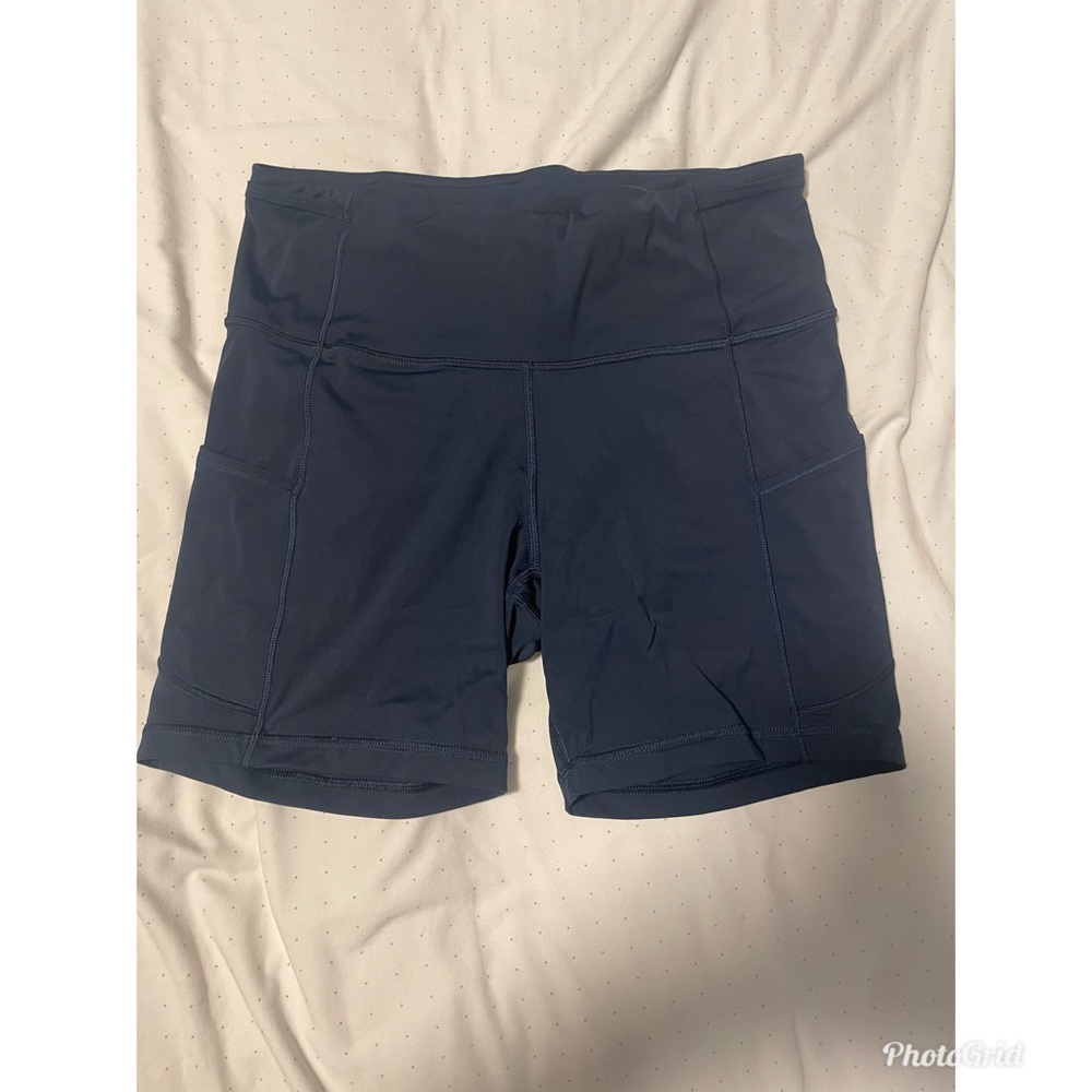 Lululemon Align high rise shorts with pockets 6inch